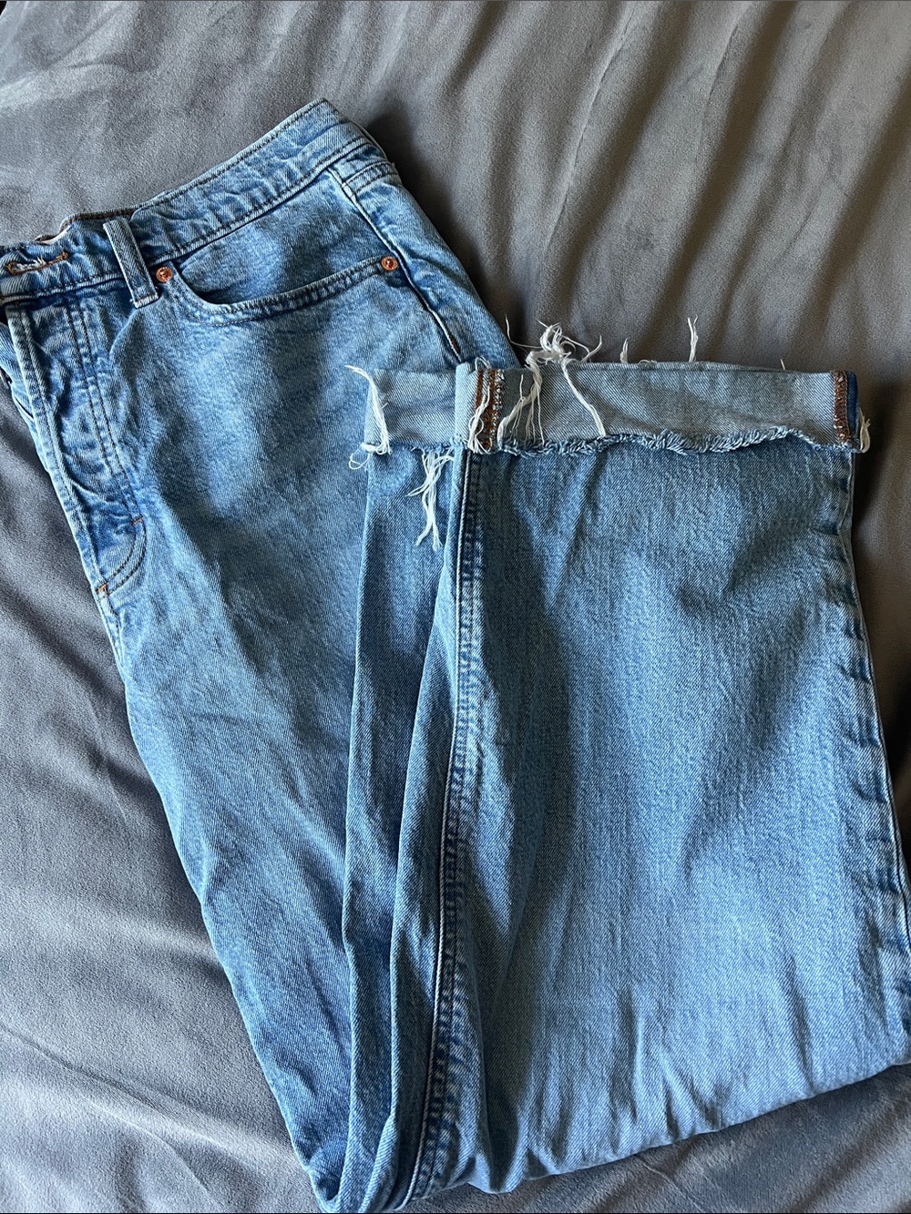 Universal Thread Women's Straight Leg Jeans - Light Blue Washed Denim